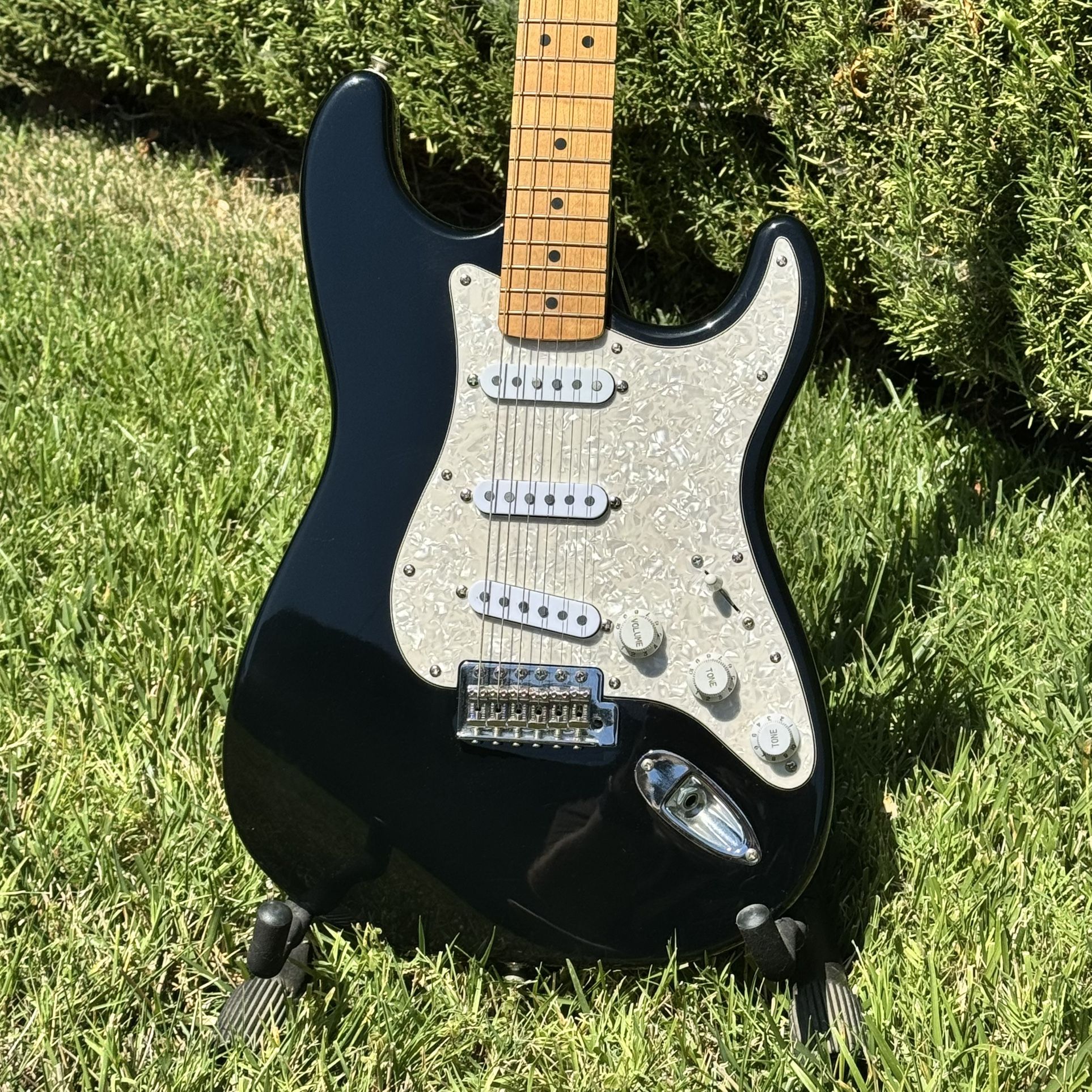 [Pending Sale] Fender 1995 Stratocaster Squier Series - Modded (Details in Description)