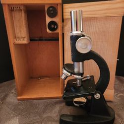Student Microscope  + Disecting Set 