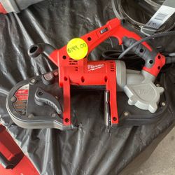 Milwaukee Compact Band Saw