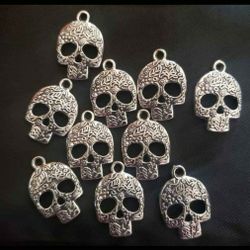 Sugar skull pendants silver plated 10pc