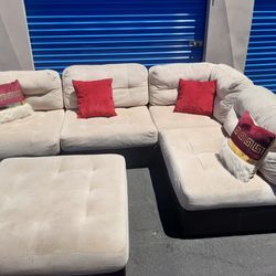 Modern Sectional Couch 4 Piece With Ottoman , Very Nice 