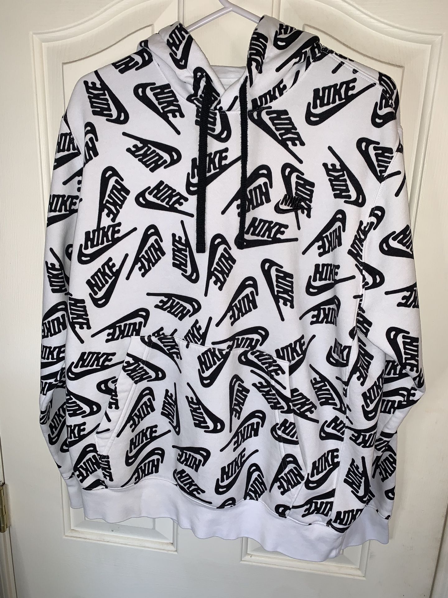 Men’s Nike Dri Fit Hoodie!