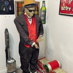 Halloween Statue