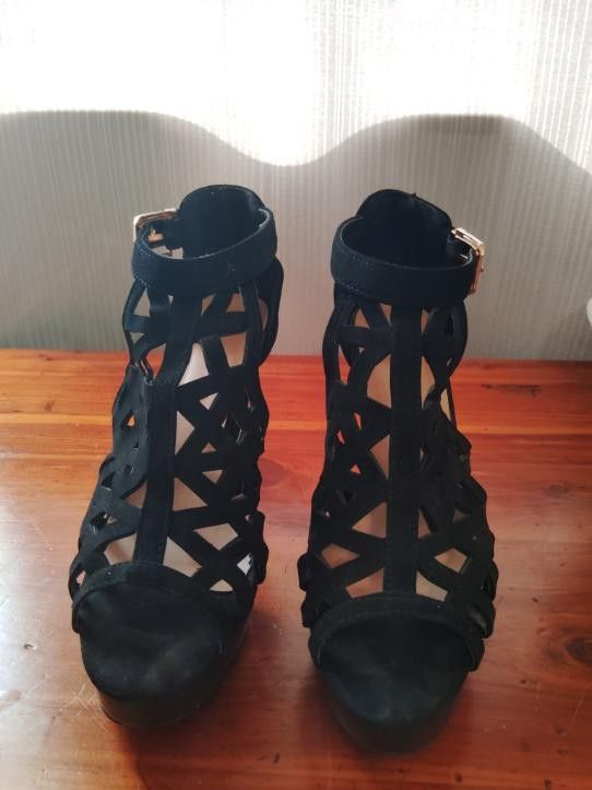 Top Moda Size 7 1/2 Ankle High Velvet Material 