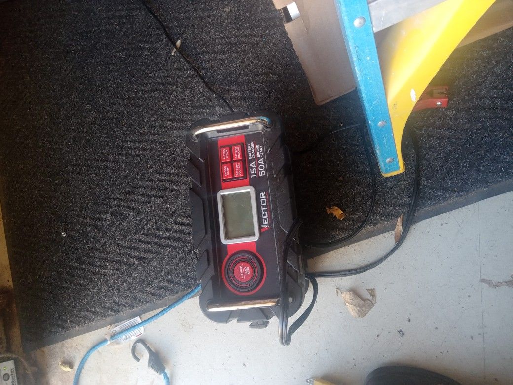 Vector Battery Charger/ Engine Starter