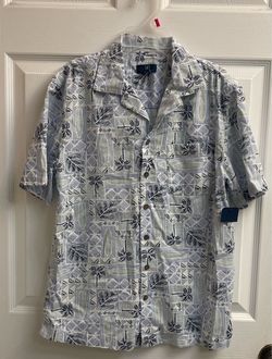 Brand new Men’s George blue palm tree print camp shirt size S