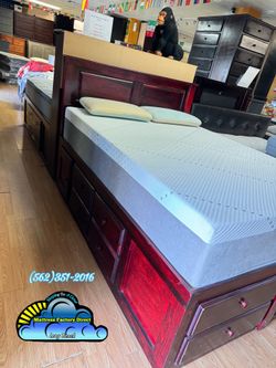 Queen storage bed frame cherry with mattress Nuevo cama Bonita