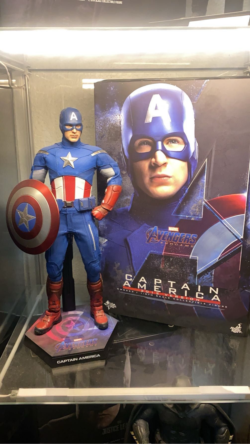 Captain America 2012 Version From Endgame Hot Toys 
