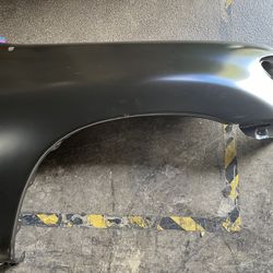 2000-2006 Toyota Tundra Front Fender