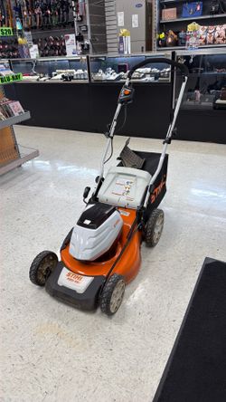 STIHL RMA 460 V 19 in. 36 V Battery Self-Propelled Lawn Mower
