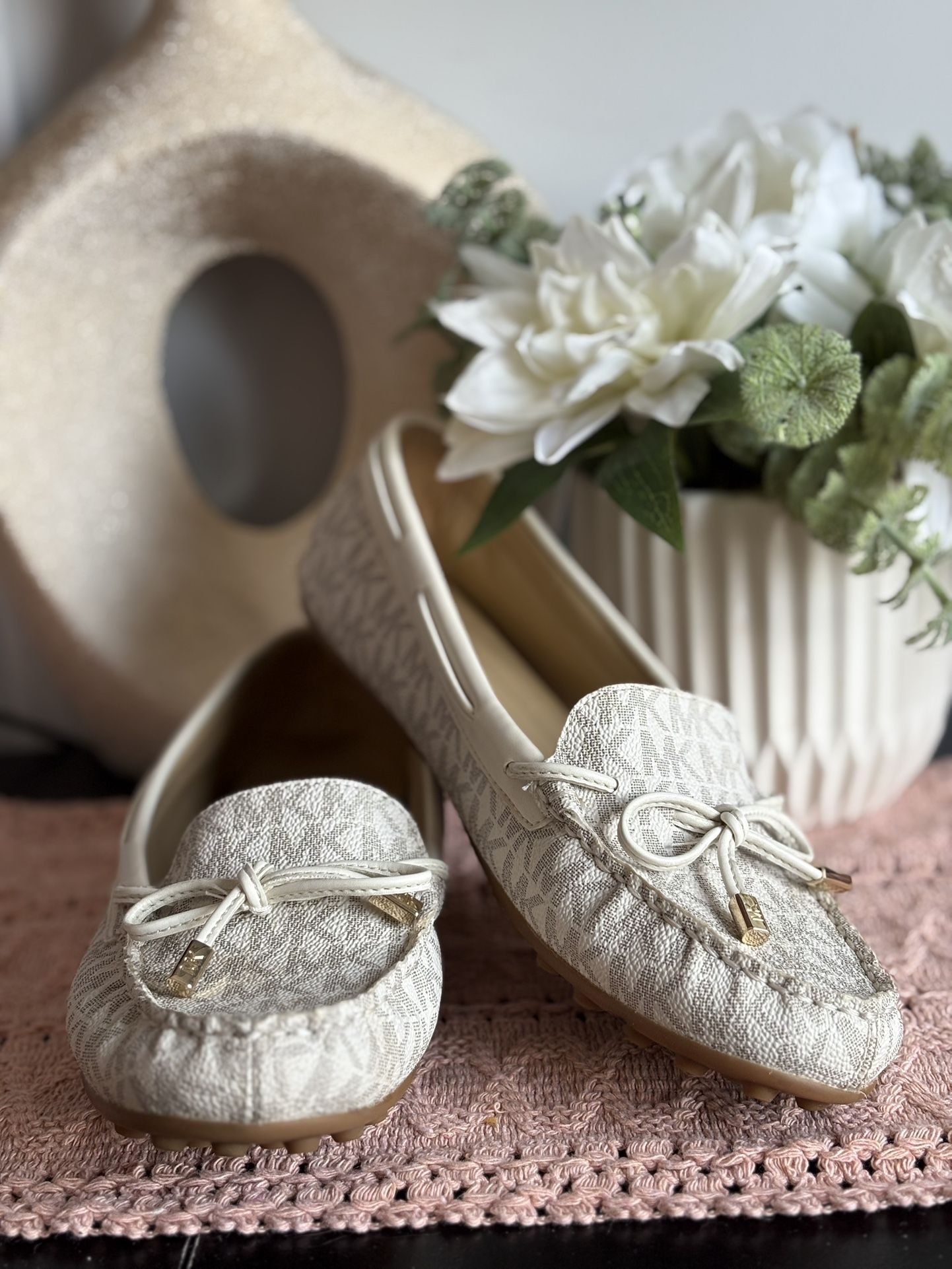 Women Michael Kors Logo Printed Flat Ivory Slip On Moccasins, 8.5 M