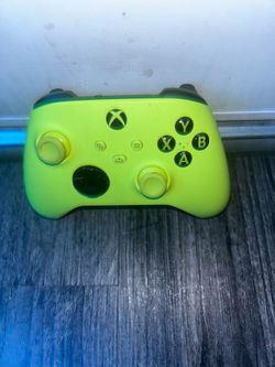 Wireless X-Box Controller (Yelllow)