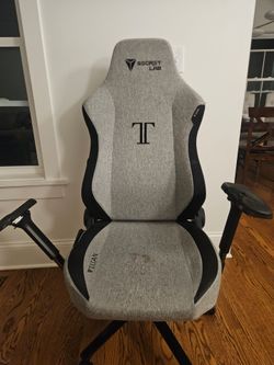 Secretlab TITAN Chair