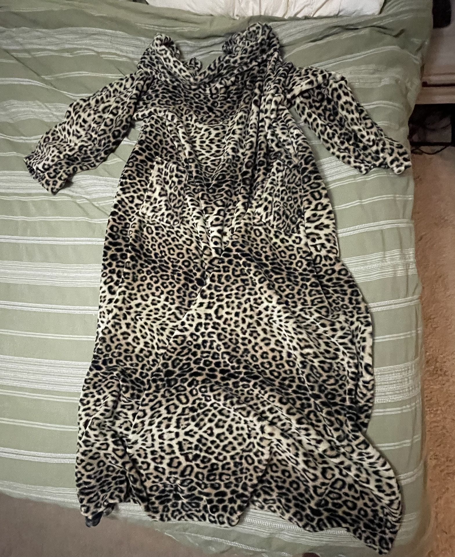 Cheetah Print Snuggie 