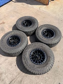 Jeep Wrangler TJ Method Race Wheels and Tires 33x12.5r15