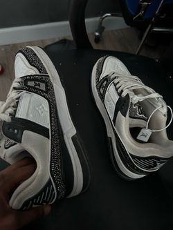 Lv sneakers