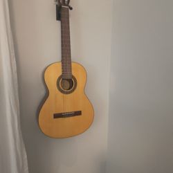 Lucero LC100 Classical Guitar Natural