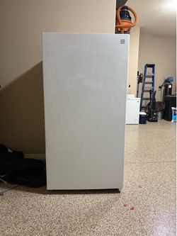 Kenmore Convertible Upright Refrigerator/Freezer – Excellent Condition