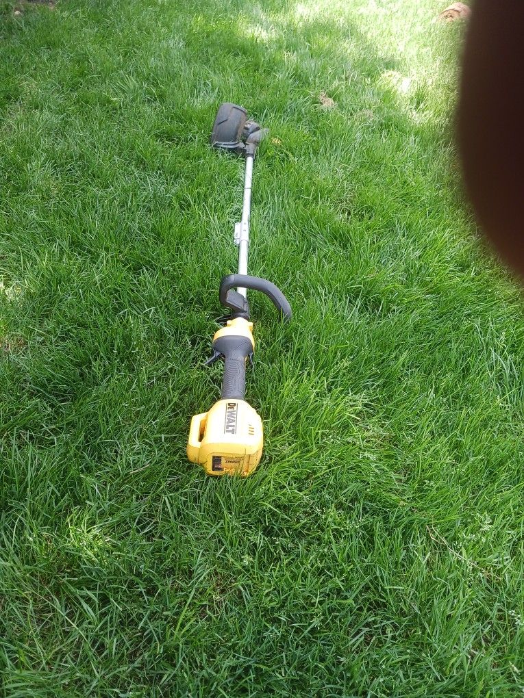 Dewalt Weed Wacker for Sale in Portland, OR OfferUp