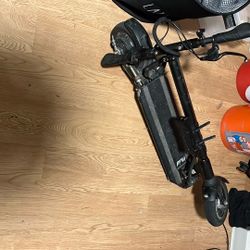 Fluid Free Ride Electric Scooter