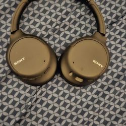 Sony Wireless Bluetooth Headphones. Noise Canceling.