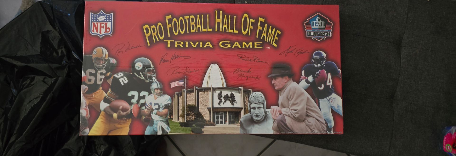 Pro Football Hall of Fame Trivia Game Unopened