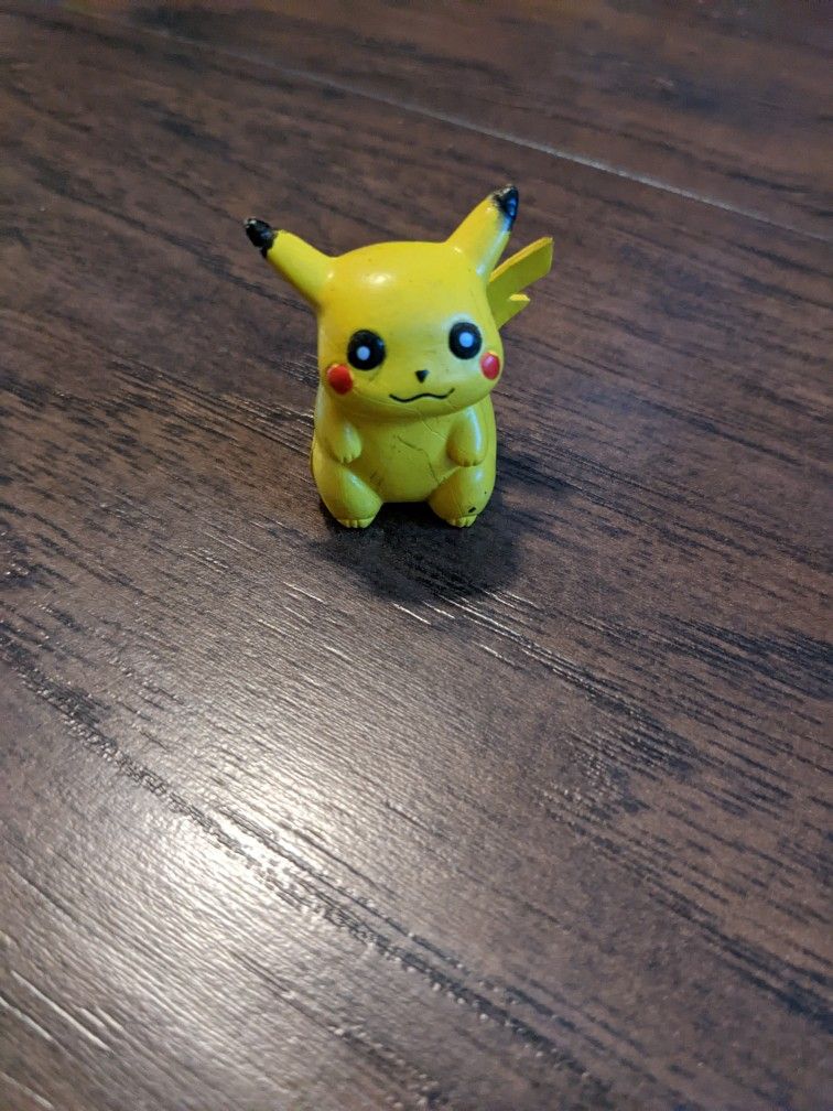 Mini Pikachu Figurine 
