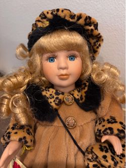 Collector’s Choice Windup Music Box Holiday Porcelain Doll