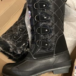 Women’s 7/8 Waterproof Boots NWT $15