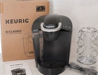 Like New Keurig K-Classic w/ Box & Pod Carousel