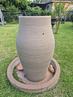 Nice Used Large 65 gallon water Rain Barrel.