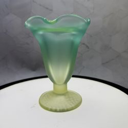 (1) Vintage Libbey Ka-Dinks frosted sundae parfait dish, featuring a pastel ombre design that fades from green to yellow.  Tulip-shaped dessert cup wi