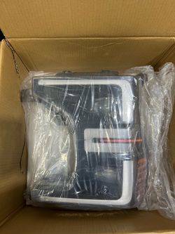 2020 Ford F-250 Headlight.