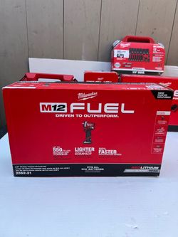 Milwaukee fuel m12 impact stubby kit