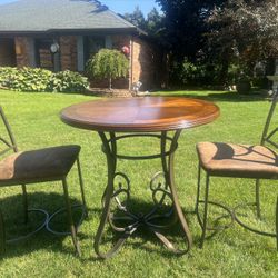 Table With 2 Chairs 