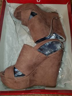 Wedges size 7 1/2