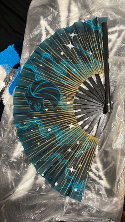 Seven lion hand fan