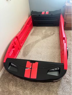 Kids twin race car bed
