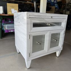 Set of 2 Mirrored White Nightstands / Accent Tables