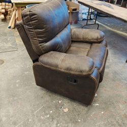 Comfy Recliner 
