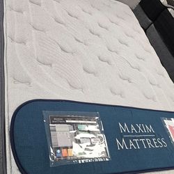 Queen Mattress (floor model)