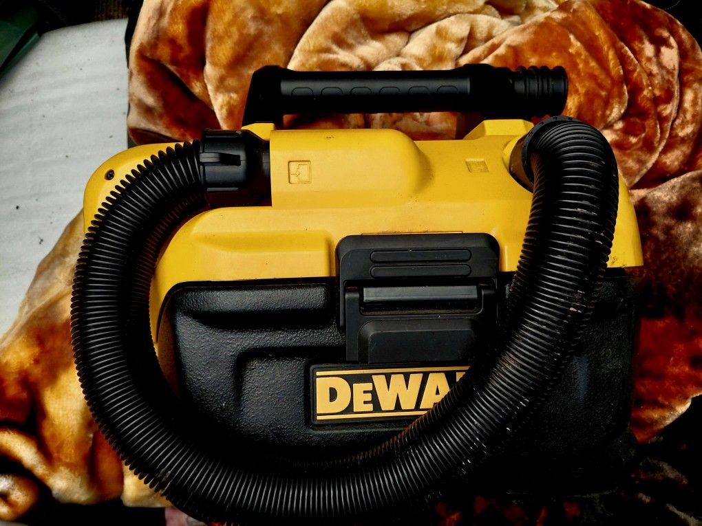 DeWalt Cordless Battery Powered Shop Vac