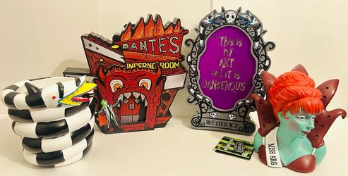 4x Beetlejuice Decorations Halloween Tim Burton Sandworm Miss Argentina BRAND NEW Home Decor, Horror