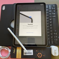 256gb Apple IPad 10th Generation (10.9” Liquid / 2022 model) with pen, keyboard, case & Accessories (warranty 2026)
