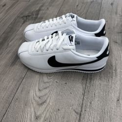 Nike Men’s Cortez Leather Black And White Shoes 