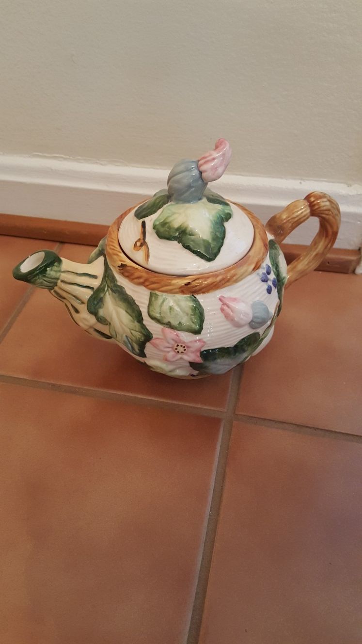 Beautiful Vintage Handpainted Pitcher/Teapot