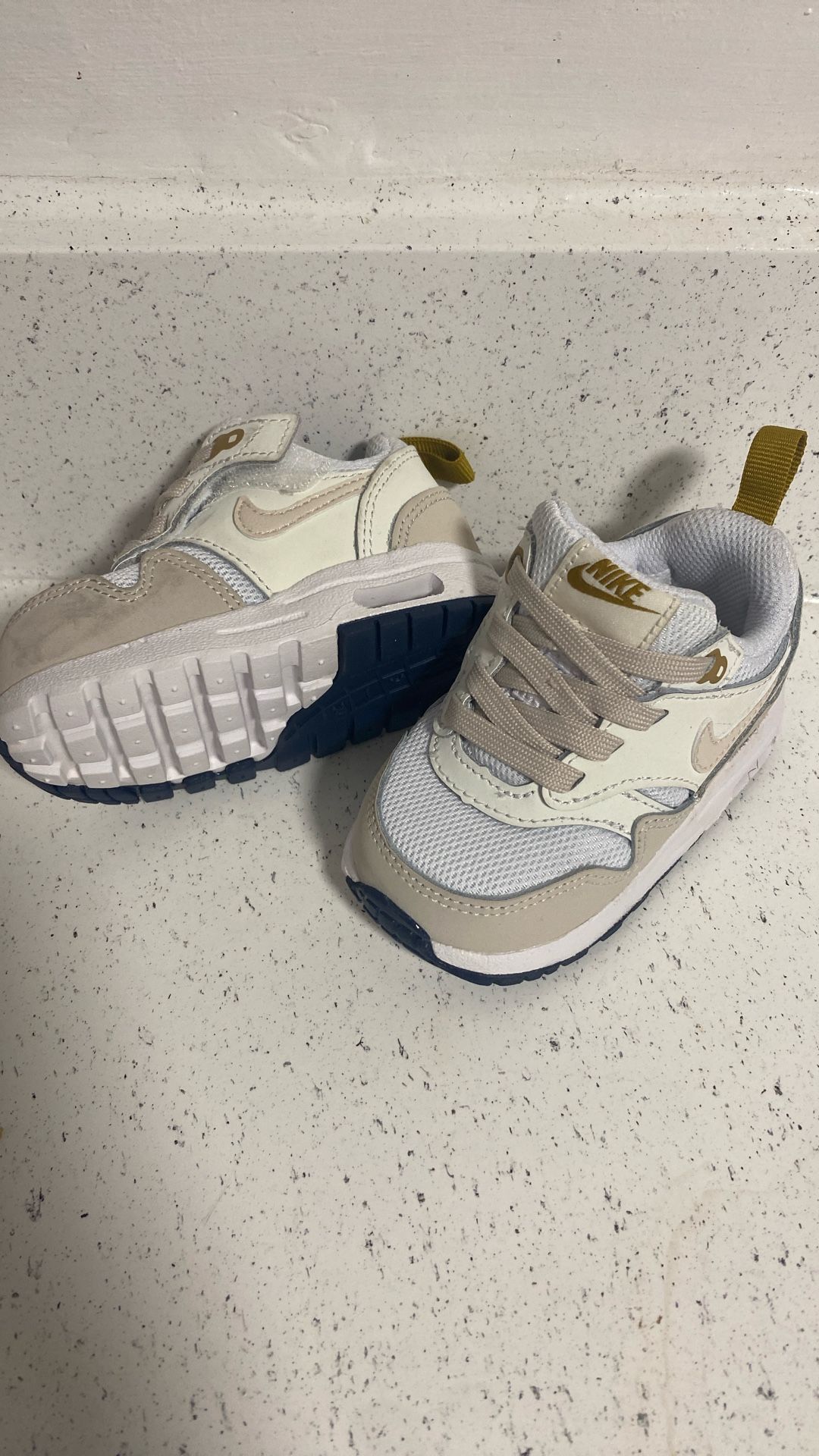 Nike Sneakers Infants ONLY $22π±