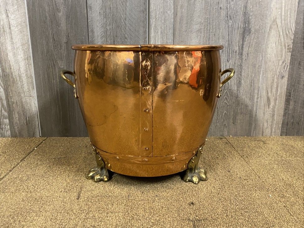 Baba Yaga Clawfoot Copper Pot for Sale in Auburn, WA OfferUp