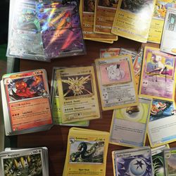 1,000 Pokemom Cards with 100 Holos