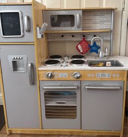 Large Wooden Kids Play Kitchen + Play Food – Excellent Condition